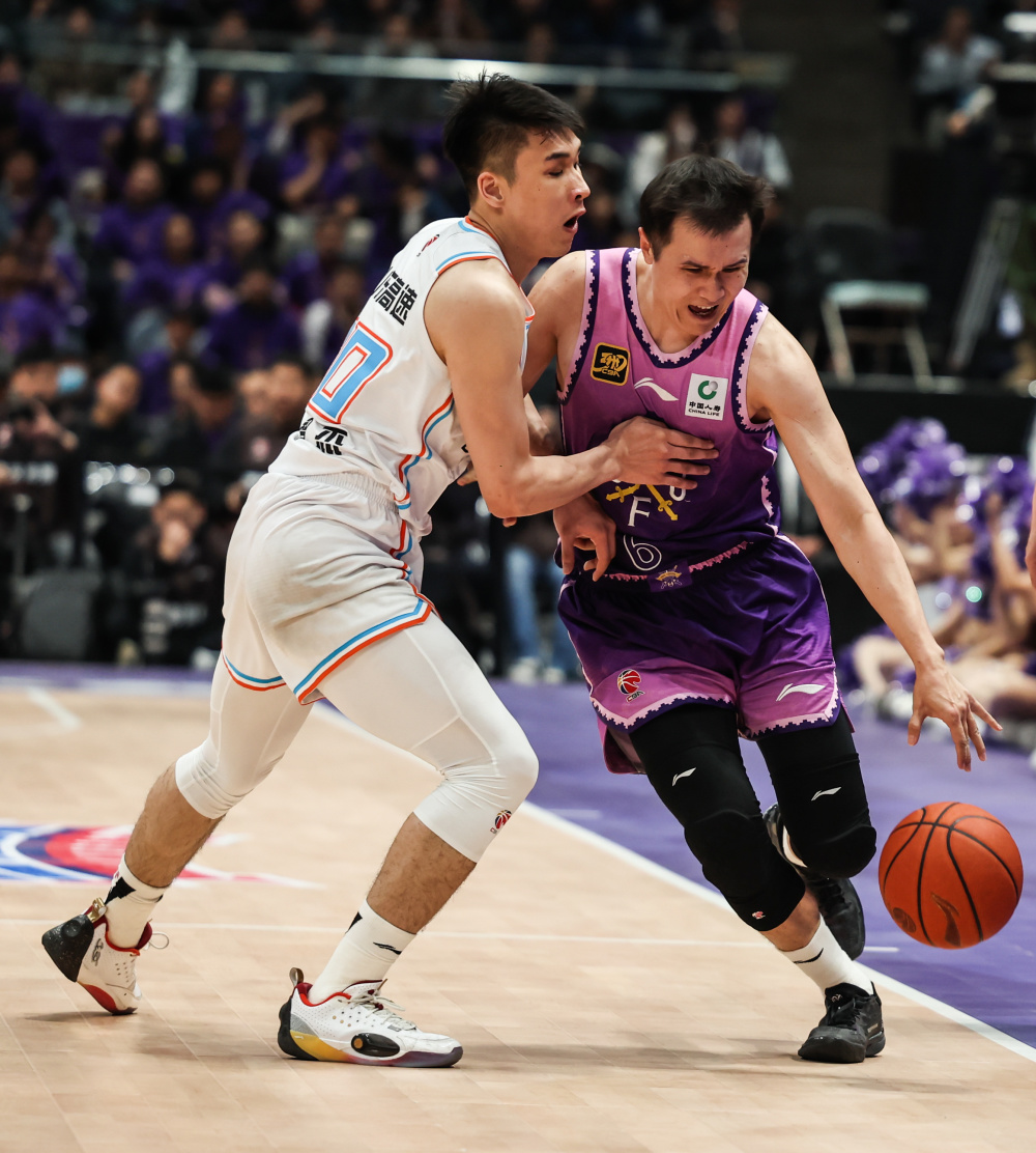 开云电竞-关于冲刺阶段山东男篮备战CBA季后赛，篮板制胜细节曝光，震撼外界，训练强度明显提升的信息-开云电竞