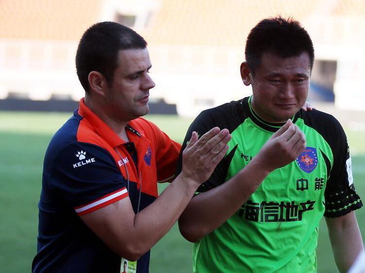 真人-转折点上海申花主帅复盘，荷甲今晚攻防权衡，态度坚定，轮换策略成焦点-真人